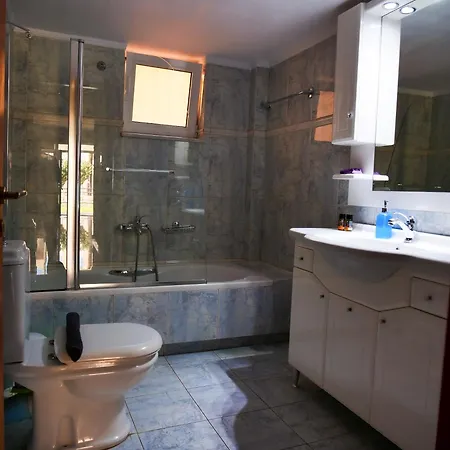 Cosy Daphne Apartment *